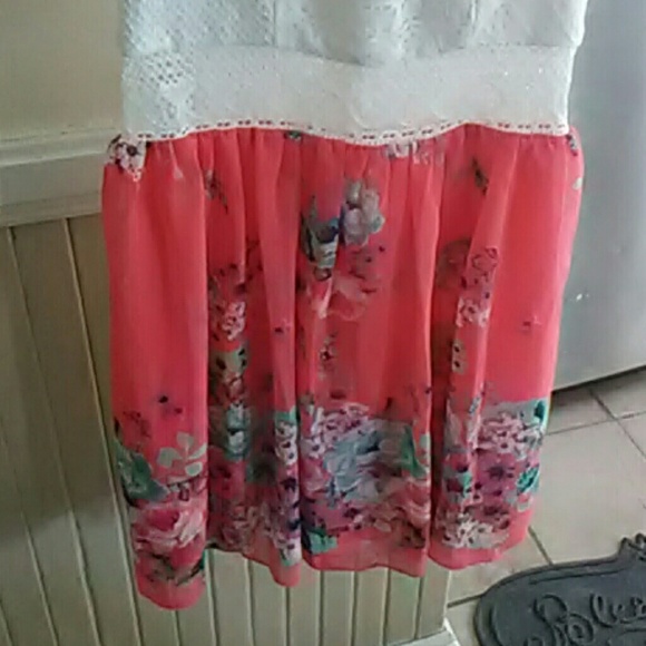 Dress - Picture 3 of 4